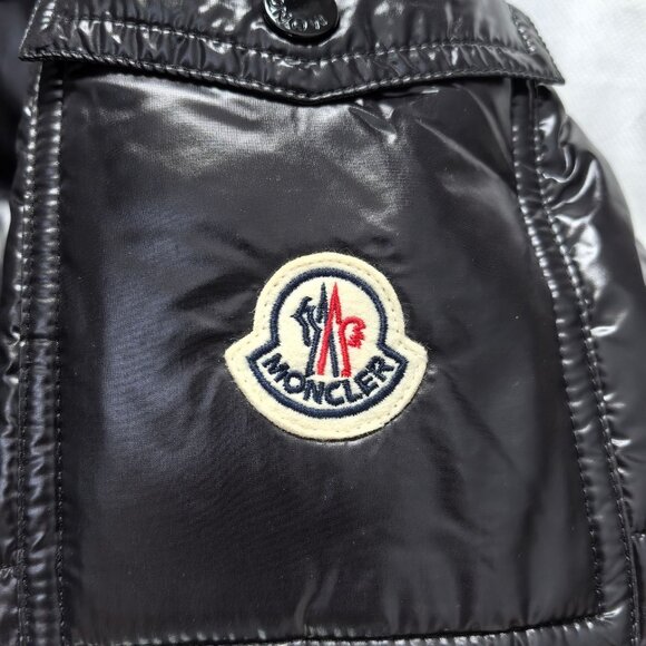 ⭐️Moncler women's top-grade warm down jacket⭐️ - Picture 4 of 6